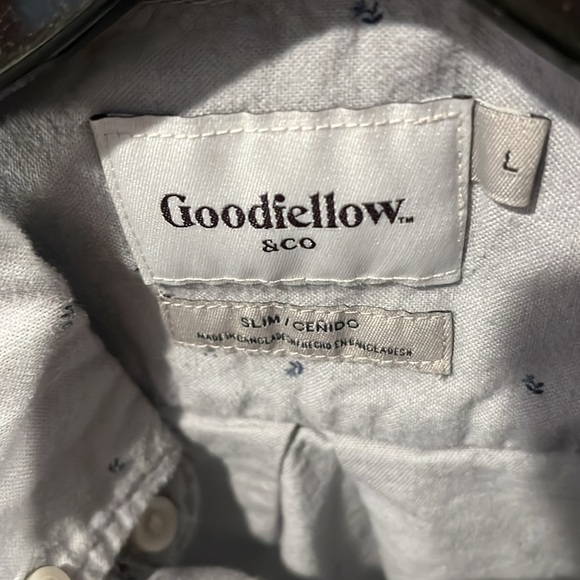 3/20 sale Goodfellow & Co Blue Print button down shirt - Picture 2 of 2